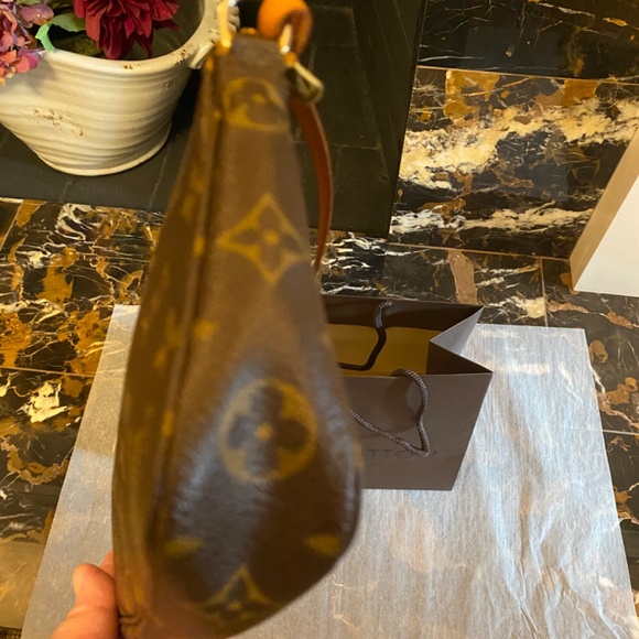 LOUIS VUITTON MONOGRAM POUCHETTE ACCESSOIRES - Picture 6 of 11